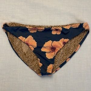 Acacia Hibiscus Nalima bottom